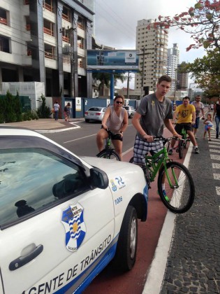 obstrução ciclofaixa 1