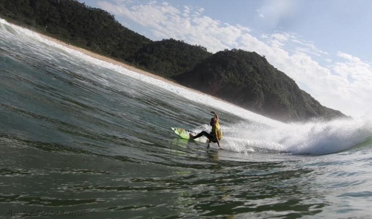 Você sabia que a Praia Brava oficialmente tem outro nome?