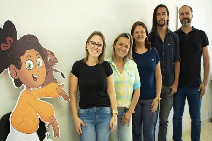 Brasileiro cria primeiro desenho animado em Libras no , Olha que  legal