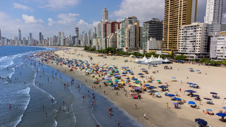 Feriadão de Carnaval teve 92% de ocupação hoteleira em BC