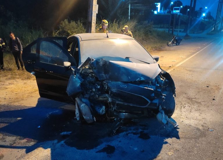 Colisão com poste resulta em morte na rodovia Antônio Heil em Itajaí