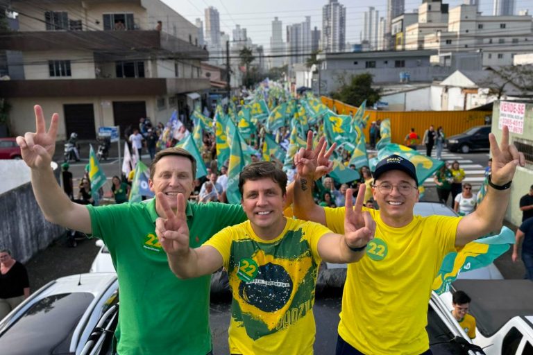 Partido Liberal realiza grande bandeiraço em apoio a Peeter em Balneário Camboriú