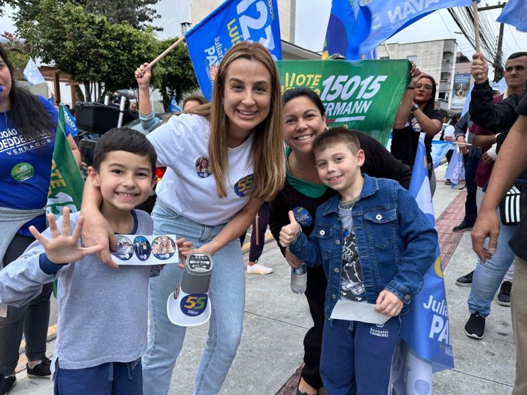 Juliana Pavan (PSD) realiza bandeiraço no Bairro das Nações