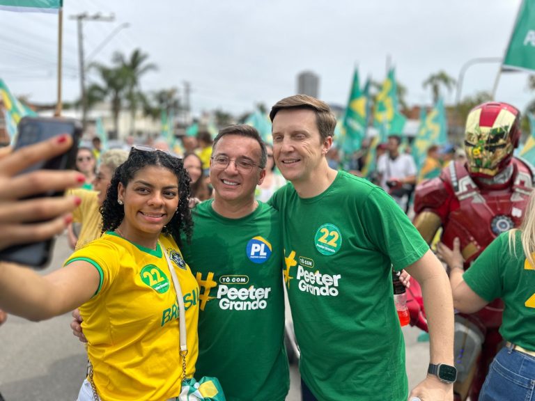 Movimento verde e amarelo tomou as ruas do Bairro dos Municípios