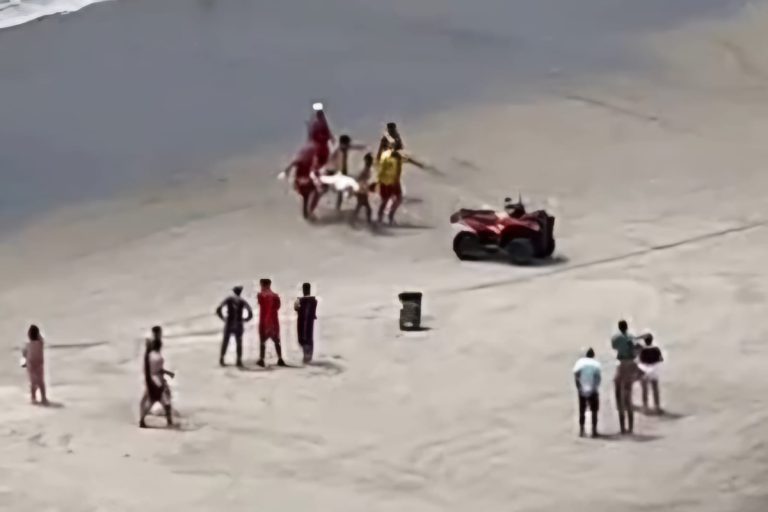 URGENTE: Acidente com lancha deixa uma pessoa morta na Praia Central de Balneário Camboriú